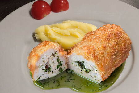 Котлета по-киевски с гарниром