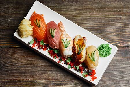 Суши с креветкой