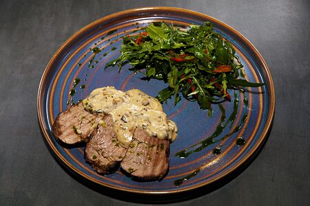 Медальоны с рукколой