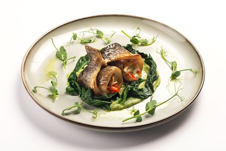 Филе сибаса с чечевицей