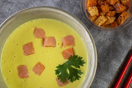 Суп-крем сырно-сливочный с лососем