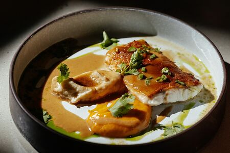 Судак мисо с пюре из батата и сельдерея