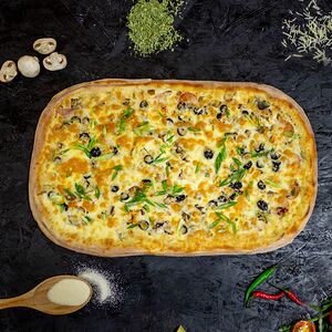 Жюльен полметра