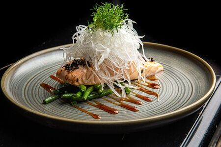 Лосось на пару с копченым чаем