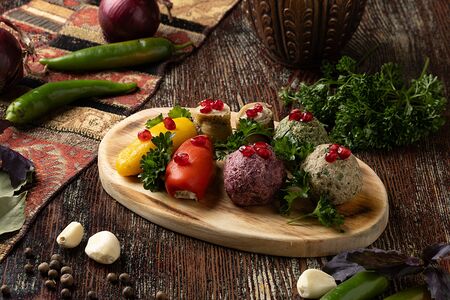 Ассорти пхали