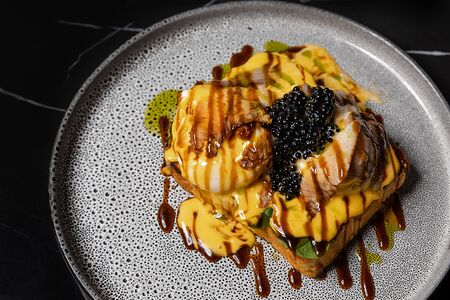 Бенедикт с угрем