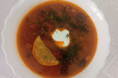 Солянка сборная мясная со сметаной