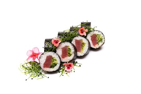 Ролл с тунцом