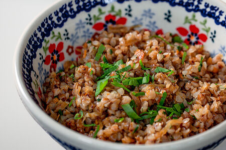 Гречка с молодой капустой