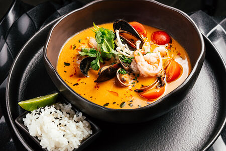 Суп Том ям с морепродуктами