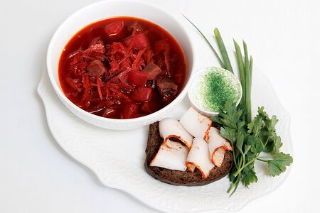 Донской борщ с копченой грушей