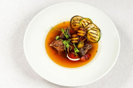 Суп с говяжими щечками