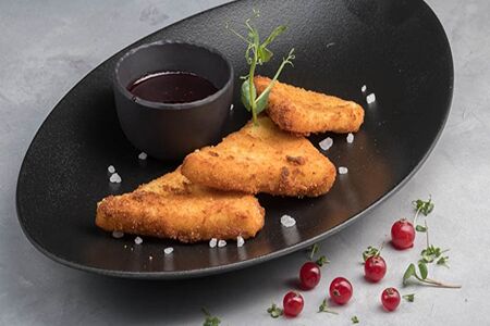 Жареный сулугуни в сухарях