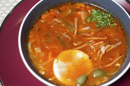 Солянка мясная с языком