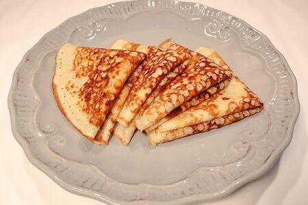 Блин на кефире со сливочным маслом