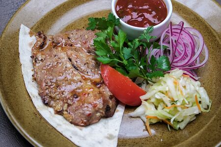 Стейк из cвинoй шейки