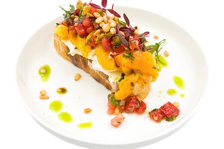 Брускетта с подпечённым перцем