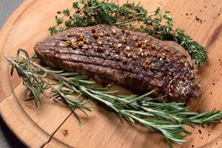 Стейк из мраморной говядины