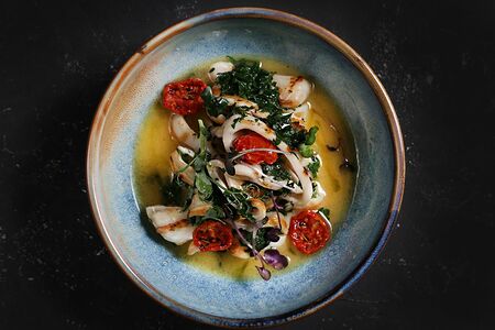 Жареные кальмары с чесноком