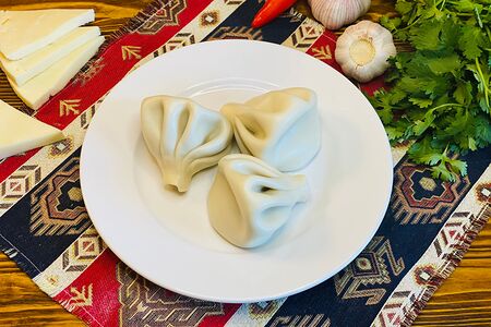 Хинкали с сыром сулугуни