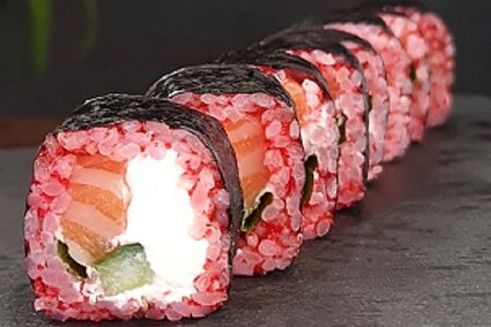 Ролл Aka с лососем