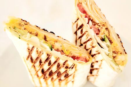 Шаурма Гурман классическая с соусом сырным