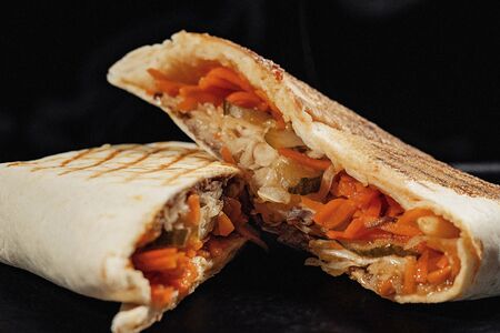 Тортилья с томленой телятиной