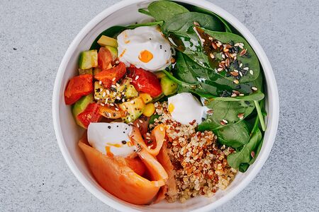 Боул с форелью