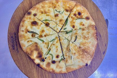 Фокачча с розмарином и морской солью