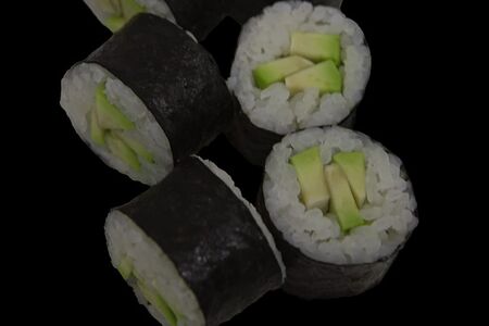 Маки с авокадо