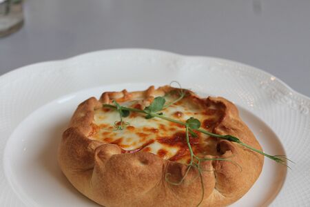 Калитка с белыми грибами и раковыми шейками