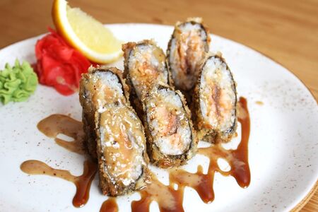 Тёплые малые с копченым угрем и сыром