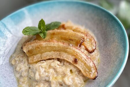 Каша овсяная с карамелизированным бананом