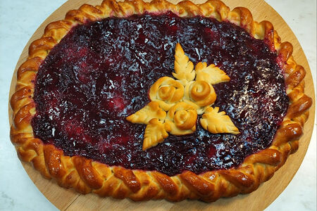 Пирог с яблоком и корицей