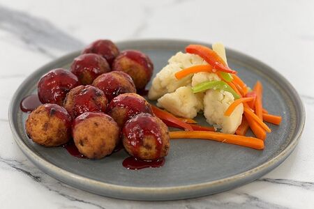 Фрикадельки из индейки с картофелем фри