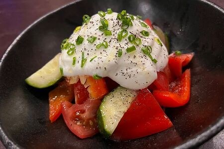 Салат с сезонными овощами