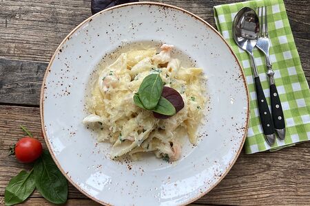 Конкильони с креветкой и кальмаром