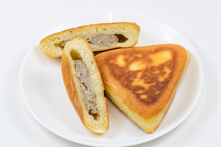 Два беляша жареных