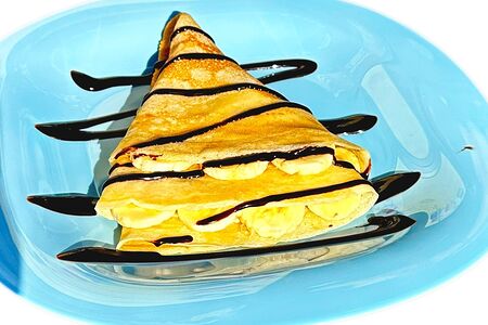 Блин с шоколадным топпингом и бананом