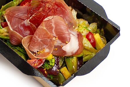 Салат с прошутто