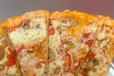 Кусочек Пиццы с курицей и грибами