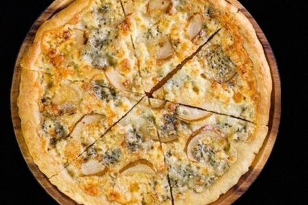 Пицца Груша с горгонзолой