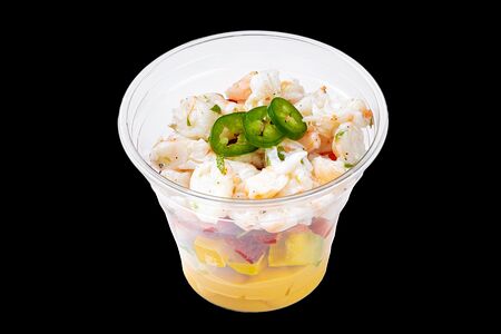 Тартар с креветкой и клубникой