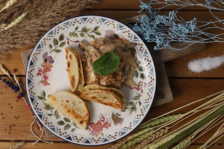 Тещин язык с овощами и пышками из картофеля