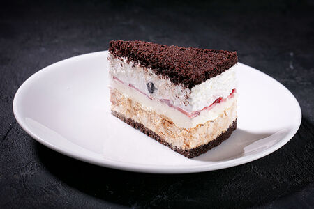 Блек Маркет Орео торт (порция)