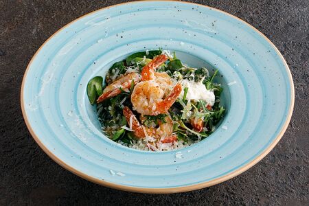 Рукола, креветки, страчателла