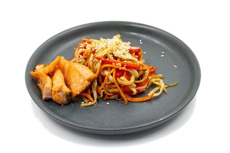 Удон с лососем