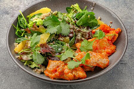 Большой зеленый салат с цыпленком Тандури