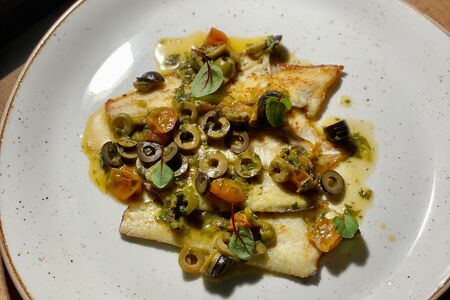 Камбала, томлённая в пряных травах