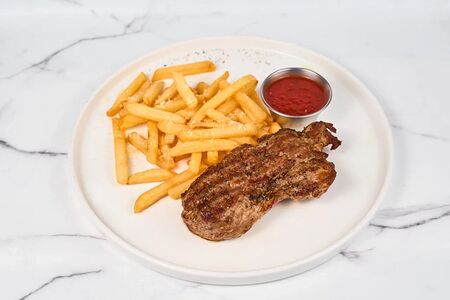 Шмат свинины с трюфельным картофелем